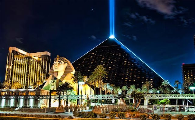 Hotels and attractions at the beginning of Las Vegas Strip